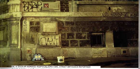 space invaders - moment